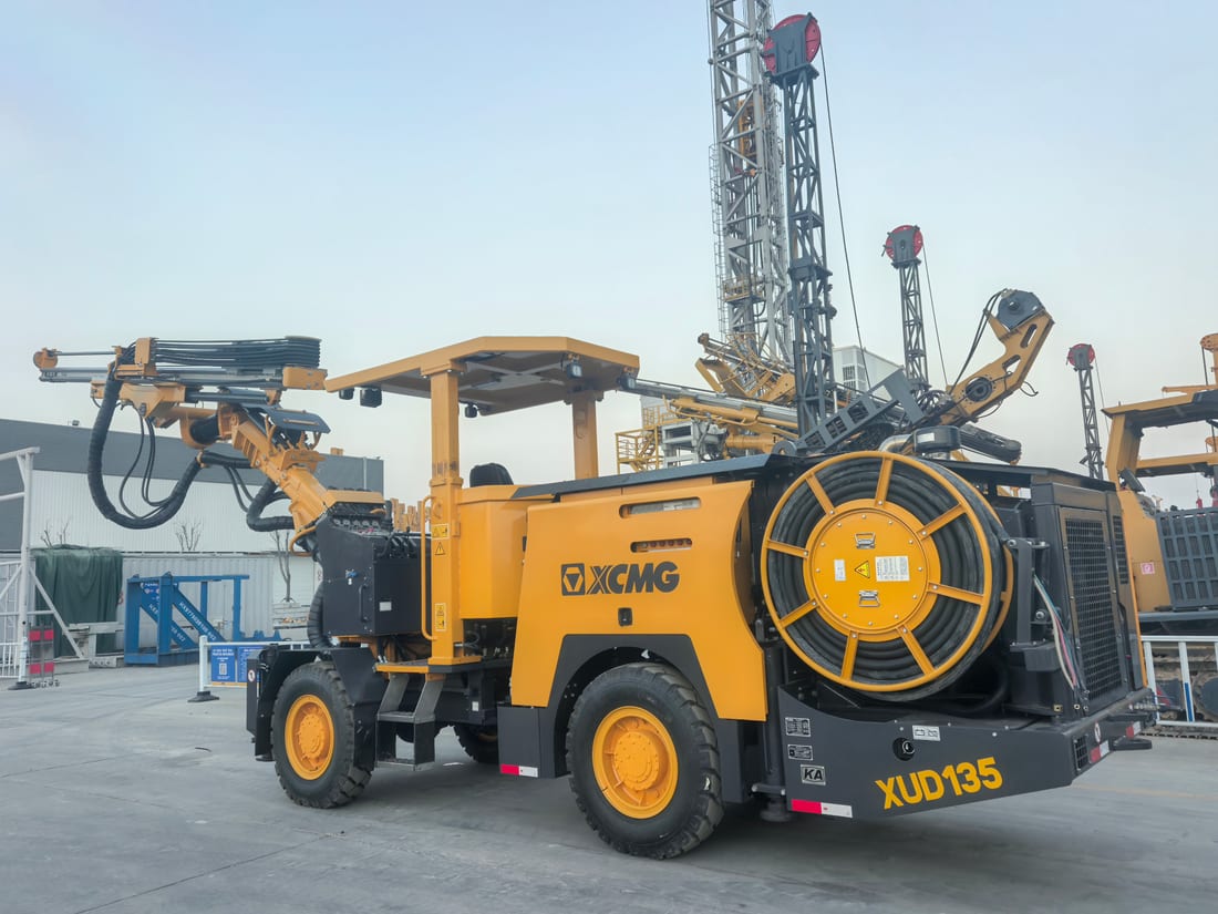 XUD135 hydraulic face drilling rig (tunneling jumbo)