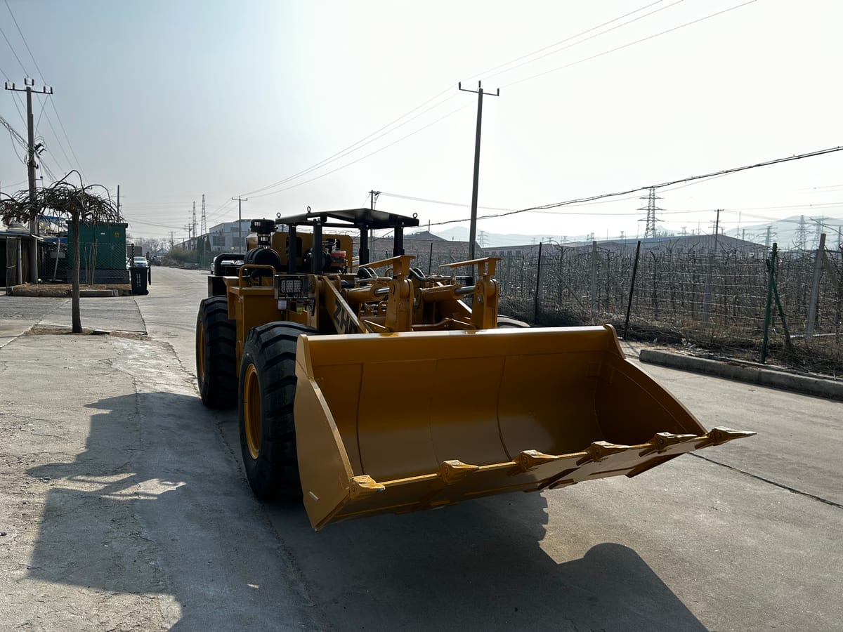SDSG ZL20E twin-boom underground loader — additional view